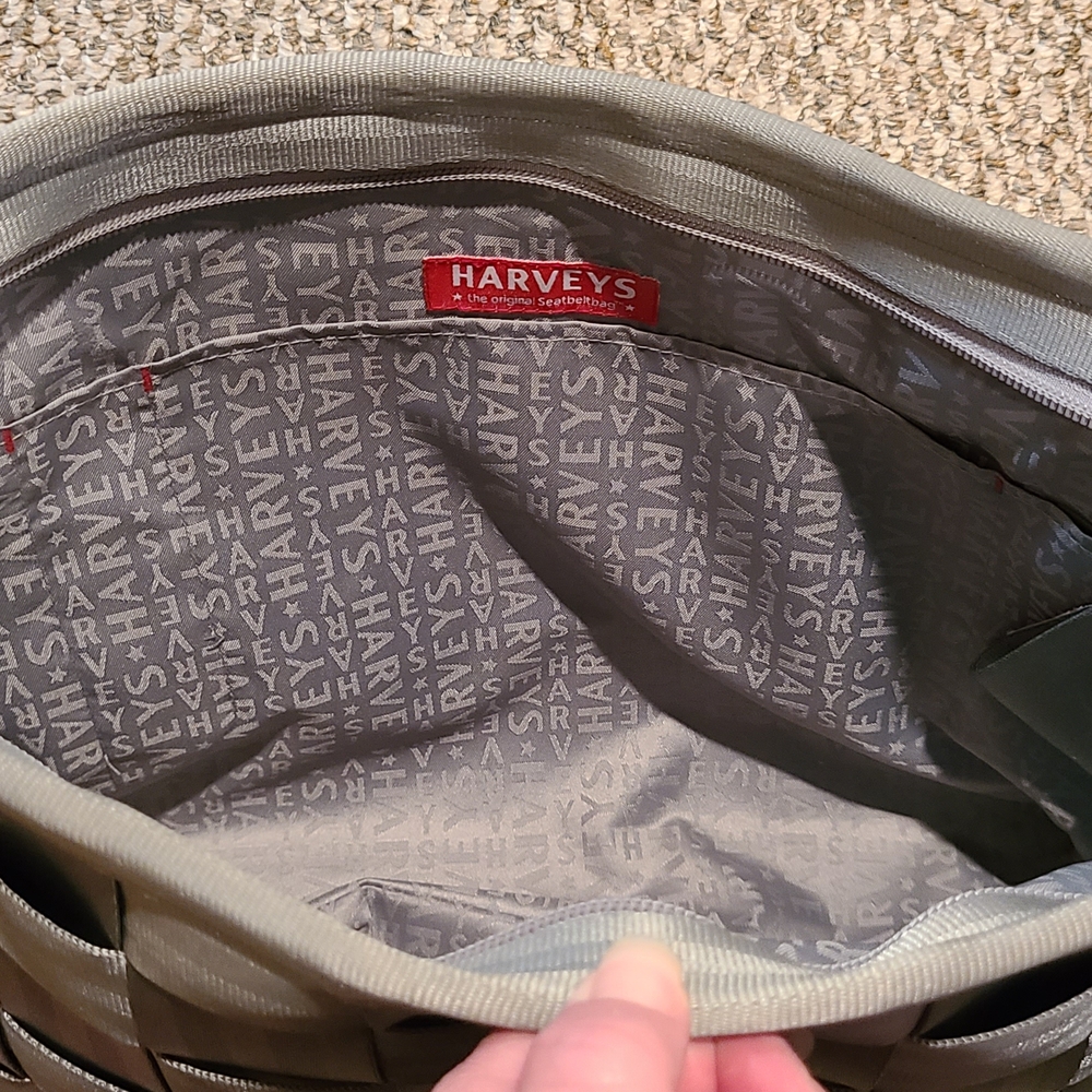 Harveys Gray Executive Seatbelt Messenger Bag - Picture 5 of 10